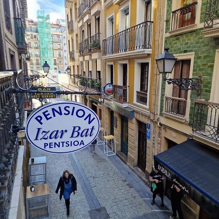 Pension Izar Bat Guesthouse San Sebastián Exterior foto