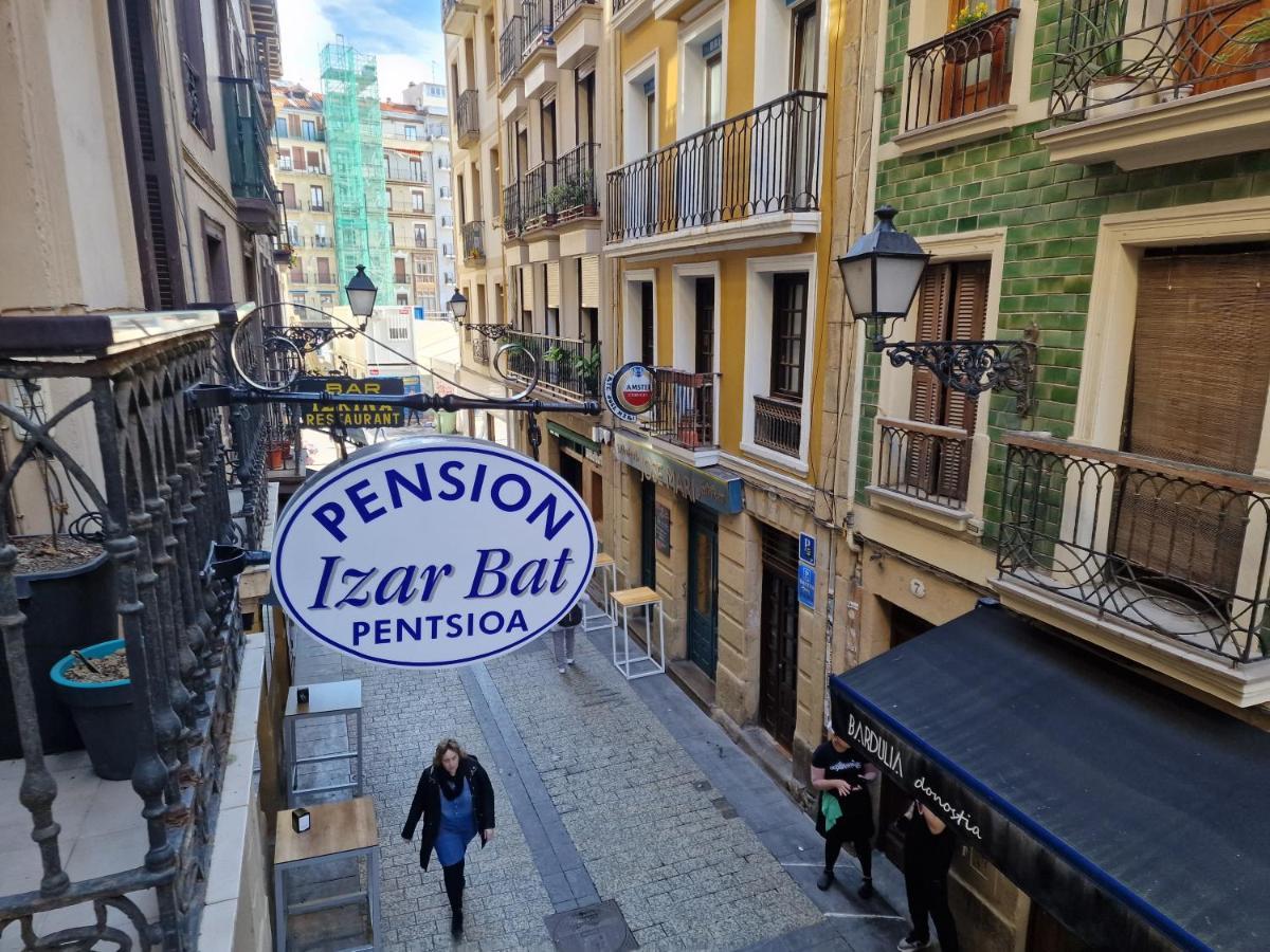 Pension Izar Bat Guesthouse San Sebastián Exterior foto